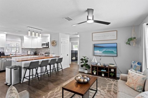 Casa en venta en Bradenton, Florida, 4 dormitorios, 132.85 m2 № 2388112 - foto 11