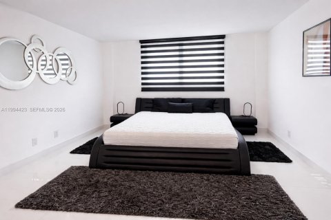 Condo in Sunny Isles Beach, Florida, 1 bedroom  № 2056062 - photo 4