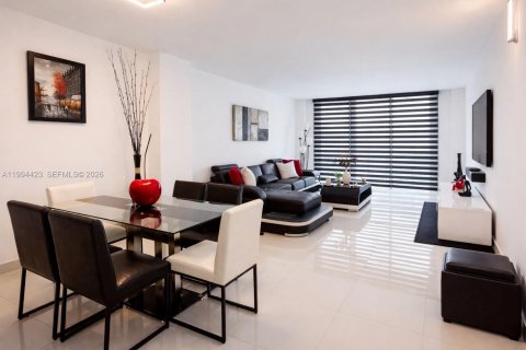 Кондоминиум с 1 спальней в Санни-Айлс-Бич, Флорида № 2056062