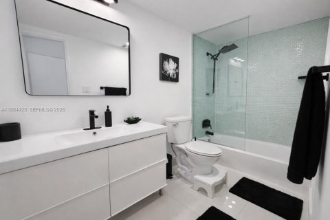 Condo in Sunny Isles Beach, Florida, 1 bedroom  № 2056062 - photo 6