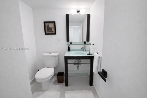 Condo in Sunny Isles Beach, Florida, 1 bedroom  № 2056062 - photo 8