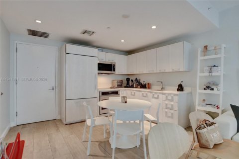 Copropriété à vendre à Miami, Floride: 1 chambre, 57.6 m2 № 1999016 - photo 14