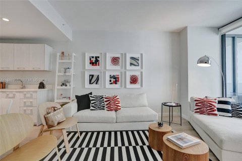 Copropriété à vendre à Miami, Floride: 1 chambre, 57.6 m2 № 1999016 - photo 6