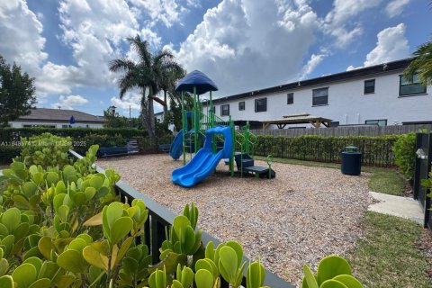 Adosado en venta en Miami, Florida, 3 dormitorios, 116.69 m2 № 1854988 - foto 13
