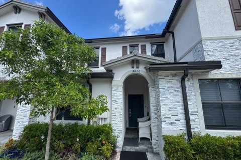 Adosado en venta en Miami, Florida, 3 dormitorios, 116.69 m2 № 1854988 - foto 1