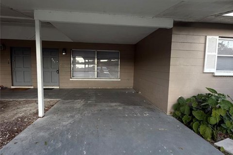 Appartement à louer à North Port, Floride: 2 chambres, 60.39 m2 № 1735189 - photo 1