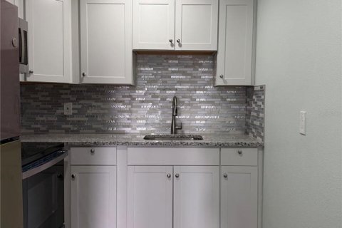Appartement à louer à North Port, Floride: 2 chambres, 60.39 m2 № 1735189 - photo 4