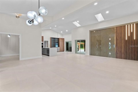 House in Windermere, Florida 4 bedrooms, 249.07 sq.m. № 1898858 - photo 11