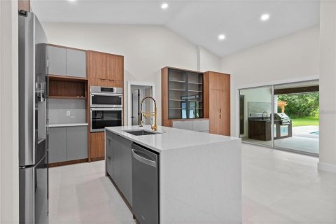 House in Windermere, Florida 4 bedrooms, 249.07 sq.m. № 1898858 - photo 8