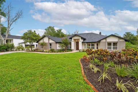 House in Windermere, Florida 4 bedrooms, 249.07 sq.m. № 1898858 - photo 2