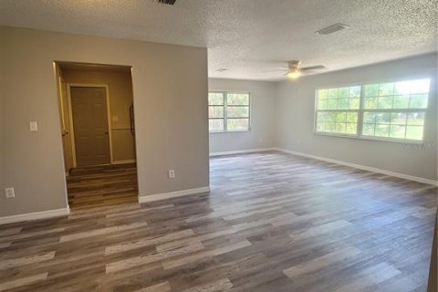 Villa ou maison à louer à Spring Hill, Floride: 3 chambres, 124.86 m2 № 1866509 - photo 2