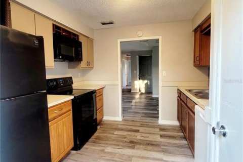 Villa ou maison à louer à Spring Hill, Floride: 3 chambres, 124.86 m2 № 1866509 - photo 8