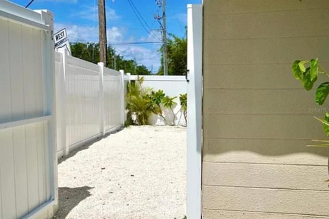 Propiedad comercial en venta en Sarasota, Florida, 10 dormitorios, 412.02 m2 № 1826464 - foto 17
