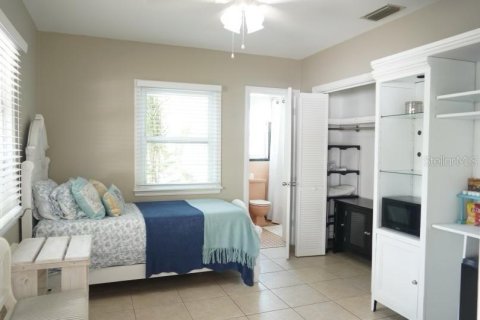 Propiedad comercial en venta en Sarasota, Florida, 10 dormitorios, 412.02 m2 № 1826464 - foto 19