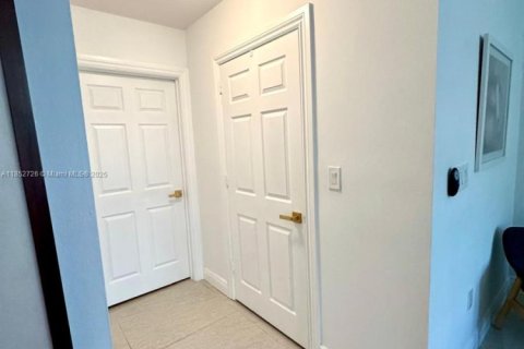 Condo in Aventura, Florida, 2 bedrooms  № 1877545 - photo 9