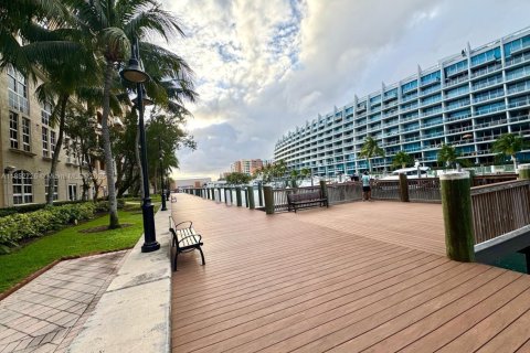 Condo in Aventura, Florida, 2 bedrooms  № 1877545 - photo 4