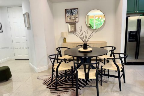Condo in Aventura, Florida, 2 bedrooms  № 1877545 - photo 16