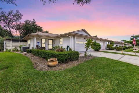 Casa en venta en Sarasota, Florida, 2 dormitorios, 143.81 m2 № 1885062 - foto 1