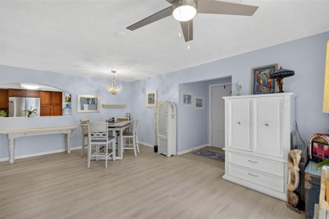 Casa en venta en Sarasota, Florida, 2 dormitorios, 143.81 m2 № 1885062 - foto 5