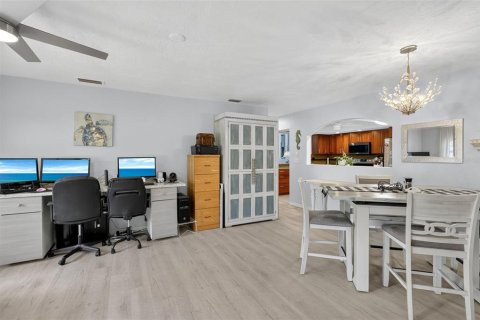 Casa en venta en Sarasota, Florida, 2 dormitorios, 143.81 m2 № 1885062 - foto 6