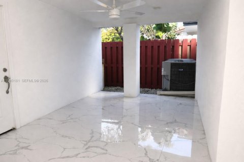 Купить виллу или дом в Хайалиа Гарденс, Флорида 4 спальни, 115.2м2, № 2152691 - фото 19