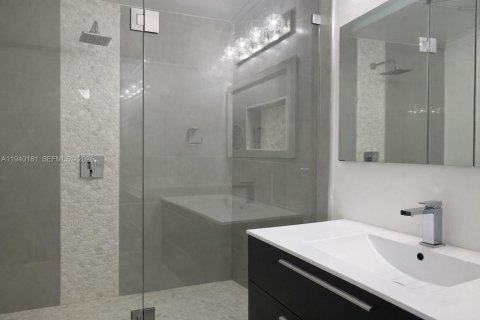 Купить виллу или дом в Хайалиа Гарденс, Флорида 4 спальни, 115.2м2, № 2152691 - фото 6