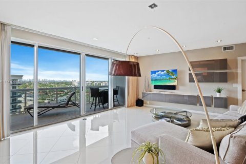 Condominio en venta en Bal Harbour, Florida, 2 dormitorios, 209.03 m2 № 1937455 - foto 4