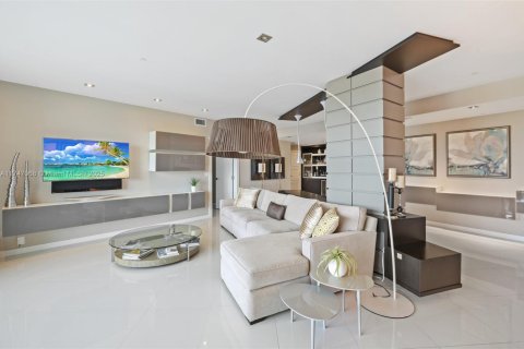 Condominio en venta en Bal Harbour, Florida, 2 dormitorios, 209.03 m2 № 1937455 - foto 6