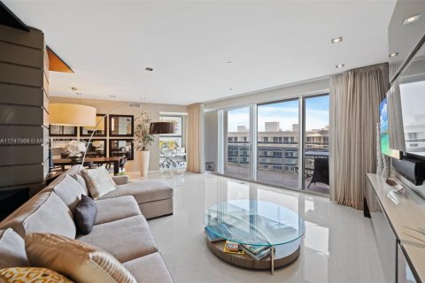 Condominio en venta en Bal Harbour, Florida, 2 dormitorios, 209.03 m2 № 1937455 - foto 3