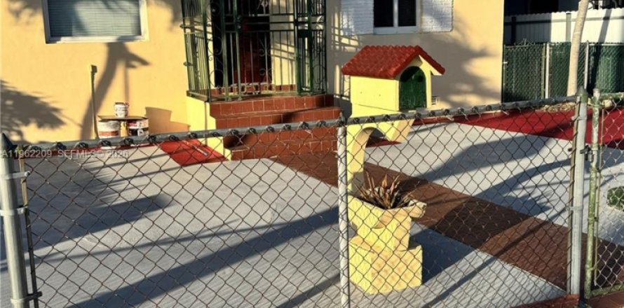 Villa ou maison à Miami, Floride 4 chambres, 134.71 m2 № 2025660