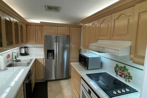 Купить кондоминиум в Майами-Бич, Флорида 2 спальни, 115.66м2, № 1944557 - фото 11