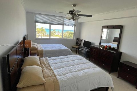 Купить кондоминиум в Майами-Бич, Флорида 2 спальни, 115.66м2, № 1944557 - фото 13