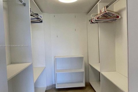 Купить кондоминиум в Майами-Бич, Флорида 2 спальни, 115.66м2, № 1944557 - фото 21