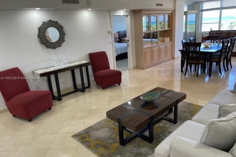 Купить кондоминиум в Майами-Бич, Флорида 2 спальни, 115.66м2, № 1944557 - фото 4