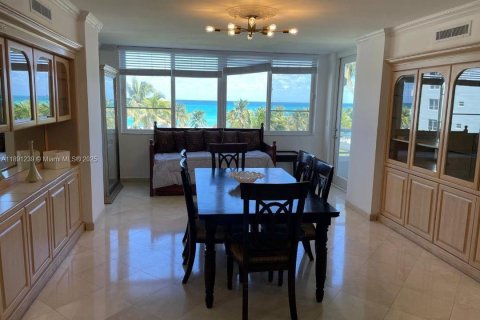 Купить кондоминиум в Майами-Бич, Флорида 2 спальни, 115.66м2, № 1944557 - фото 7