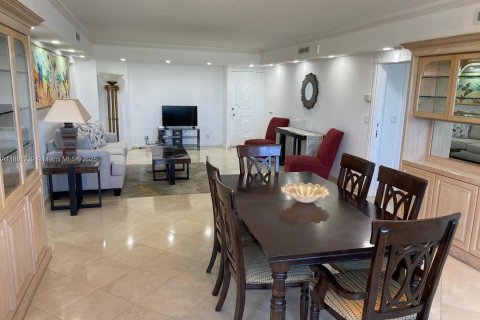 Купить кондоминиум в Майами-Бич, Флорида 2 спальни, 115.66м2, № 1944557 - фото 8