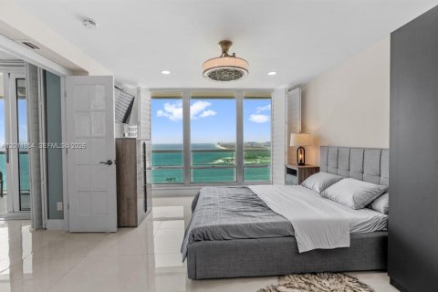Condo in Fort Lauderdale, Florida, 1 bedroom  № 2244352 - photo 15