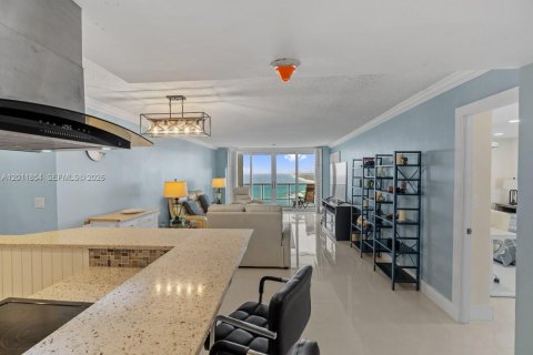 Condo in Fort Lauderdale, Florida, 1 bedroom  № 2244352 - photo 12
