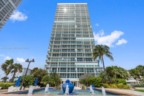 Condo in Fort Lauderdale, Florida, 1 bedroom  № 2244352 - photo 27