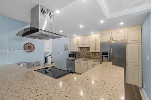 Condo in Fort Lauderdale, Florida, 1 bedroom  № 2244352 - photo 13