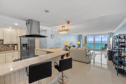 Condo in Fort Lauderdale, Florida, 1 bedroom  № 2244352 - photo 11