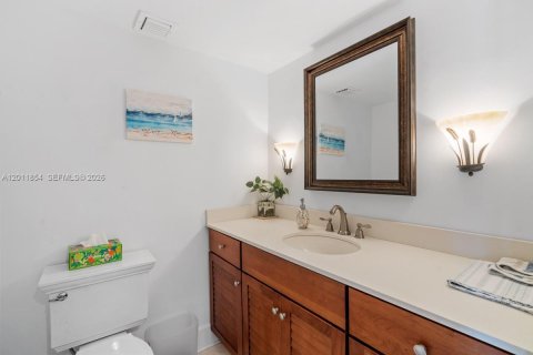 Condo in Fort Lauderdale, Florida, 1 bedroom  № 2244352 - photo 20
