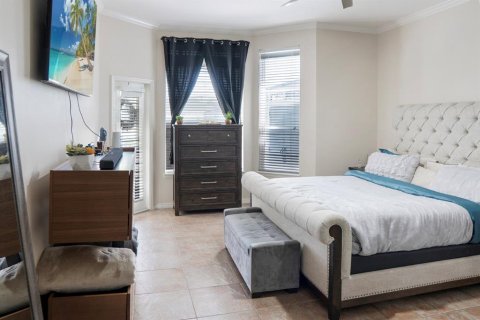 Villa ou maison à vendre à Kissimmee, Floride: 5 chambres, 272.2 m2 № 2092665 - photo 18