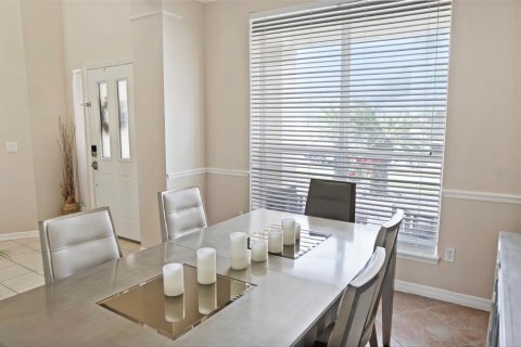 Villa ou maison à vendre à Kissimmee, Floride: 5 chambres, 272.2 m2 № 2092665 - photo 5
