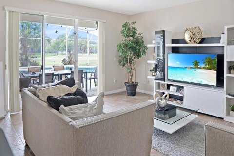 Villa ou maison à vendre à Kissimmee, Floride: 5 chambres, 272.2 m2 № 2092665 - photo 11