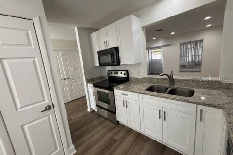 Townhouse in Orlando, Florida 2 bedrooms, 100.8 sq.m. № 2379123 - photo 6
