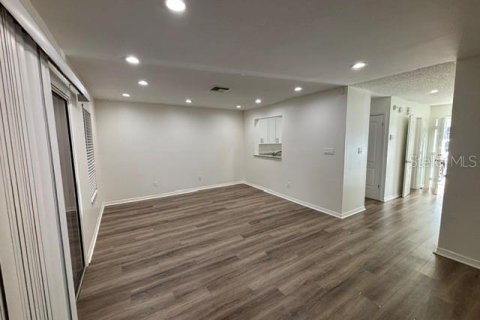 Townhouse in Orlando, Florida 2 bedrooms, 100.8 sq.m. № 2379123 - photo 11