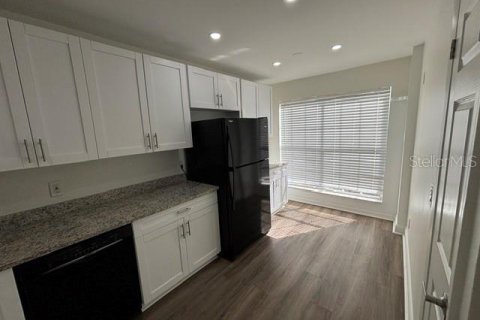 Townhouse in Orlando, Florida 2 bedrooms, 100.8 sq.m. № 2379123 - photo 8