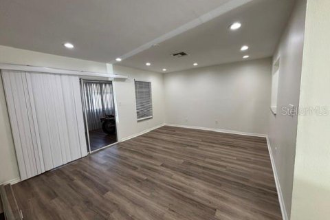 Townhouse in Orlando, Florida 2 bedrooms, 100.8 sq.m. № 2379123 - photo 10
