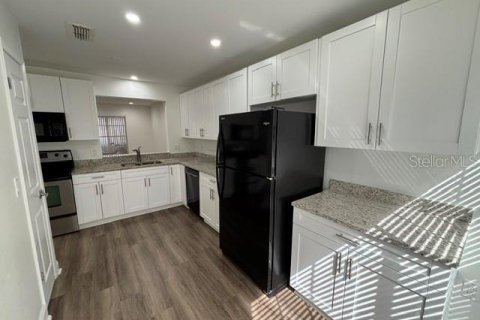 Townhouse in Orlando, Florida 2 bedrooms, 100.8 sq.m. № 2379123 - photo 7